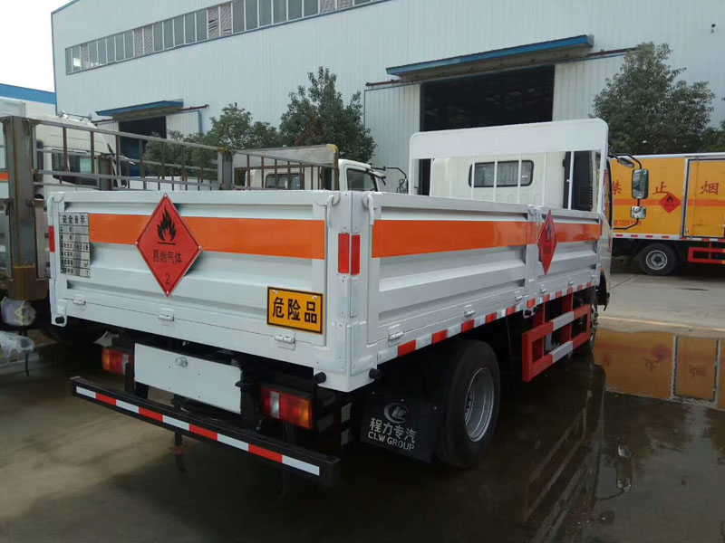 重汽豪沃4.1米(藍(lán)牌)氣瓶車